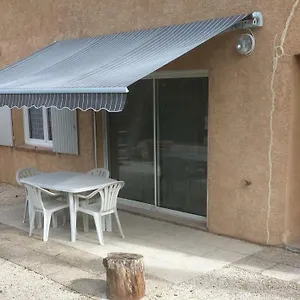 Ecureuil Et Pinède Velaux